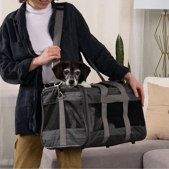 Sherpa Original Deluxe Travel Pet Carrier, Airline Approved. New with tag - Picture 2 of 10